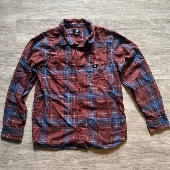DC Button-Up Longsleeve, Size M NWOT - Picture 1 of 7
